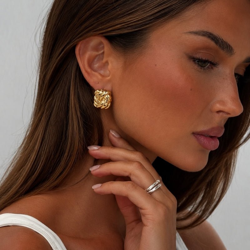 Huggie Hoop Earrings - Elina Mini | Monrich