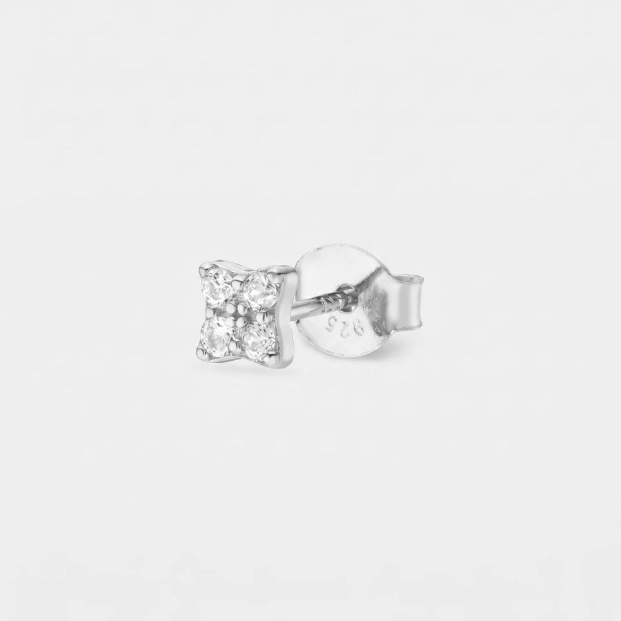 Clara Diamond-Cluster Stud zirconia macro detail