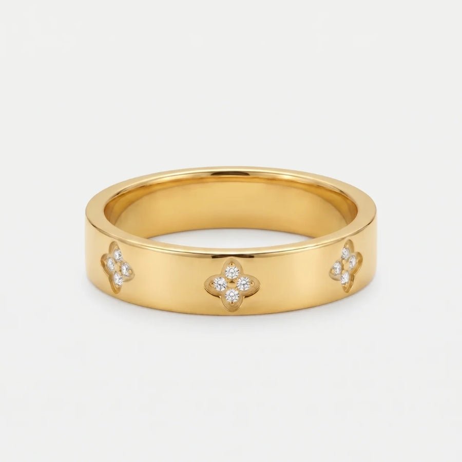 Clover Ring in 18K gold or silver finish